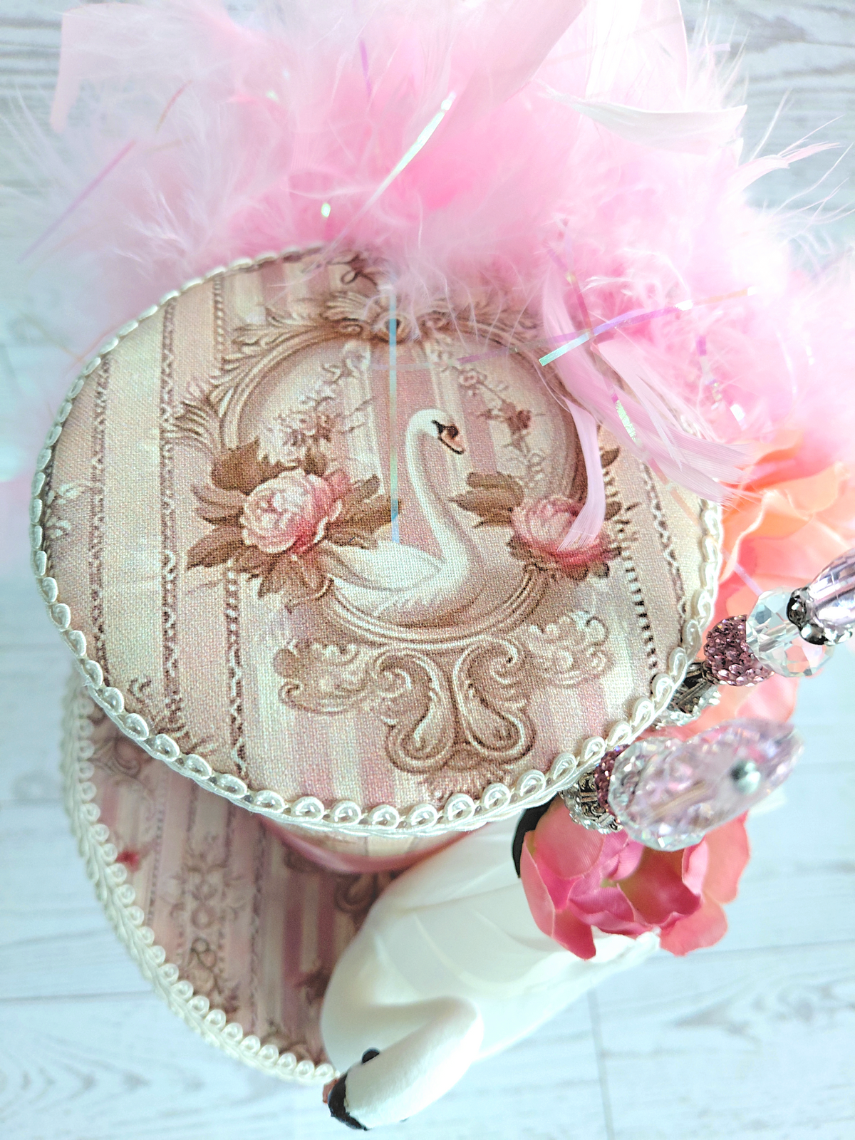 Regal Swan Floral Mini Top Hat