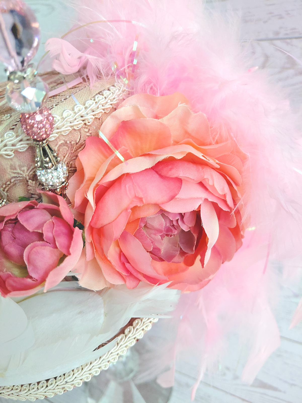 Regal Swan Floral Mini Top Hat