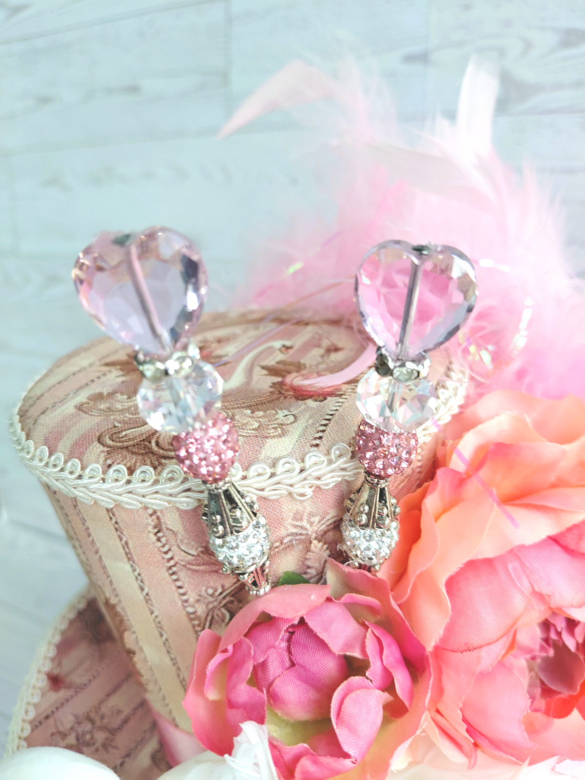 Regal Swan Floral Mini Top Hat